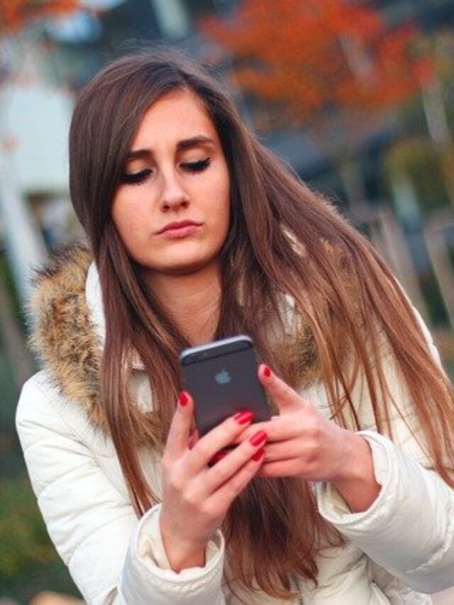 SMS का फुल फॉर्म क्या होता है? | SMS का आविष्कार किसने किया?